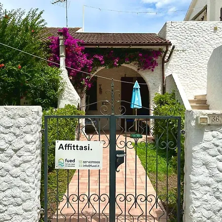 M092 - Marcelli, Con Giardino A 250mt Dal Mare Daire Marcelli